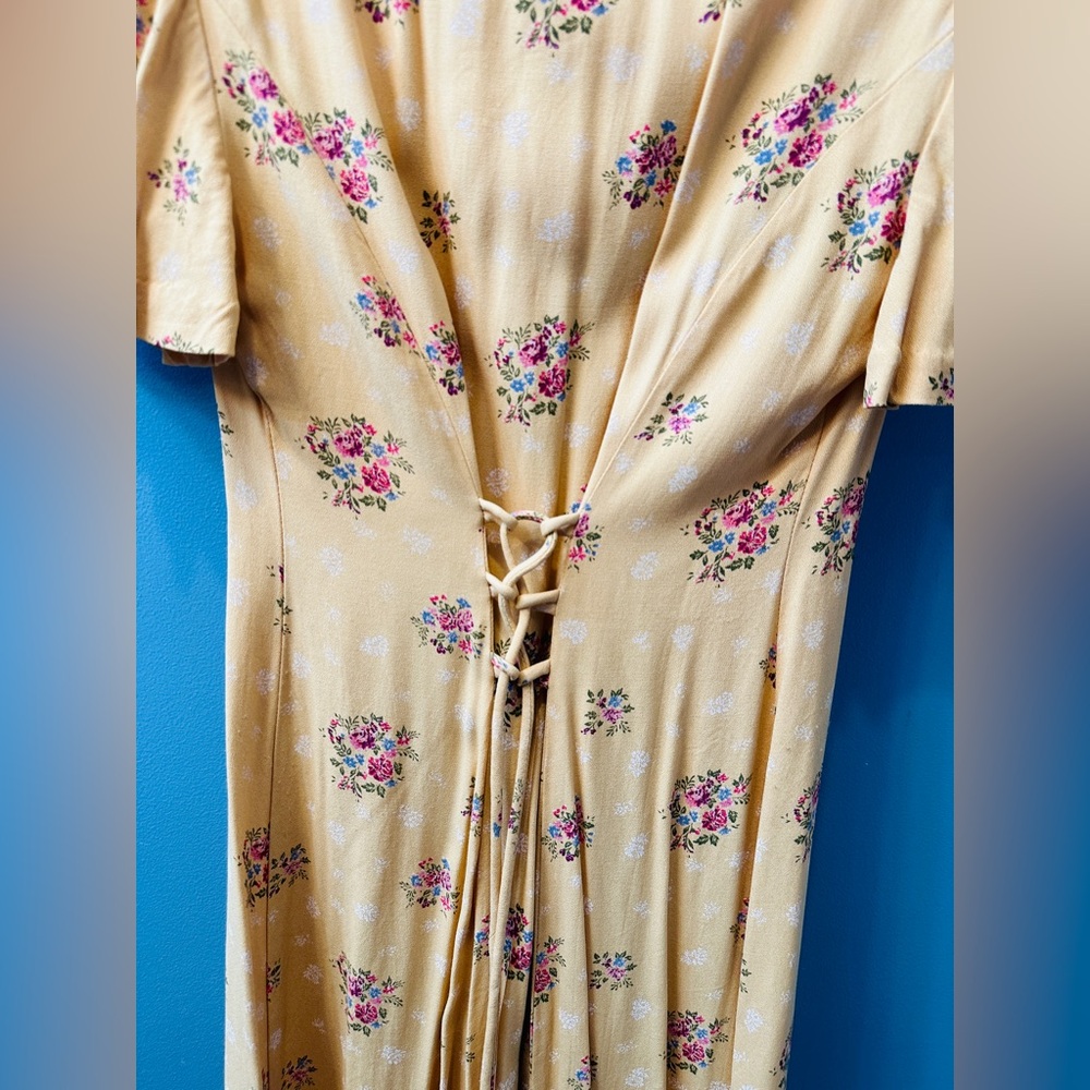 Melissa Yellow Floral Dress with Lace Collar - Picture 9 of 9